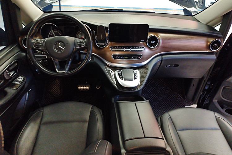 Used Mercedes-Benz V-Class 2021 V 260 L Long-wheelbase Luxury Edition