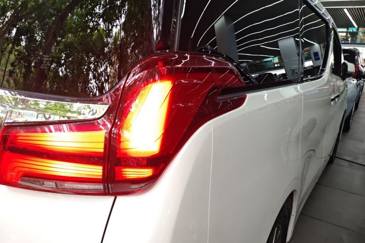 Used Toyota Alphard 2019 Dual-Engine 2.5L Prestige Edition
