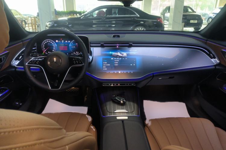 Used Mercedes-Benz E-Class New Energy 2024 E 350 e L Plug-in Hybrid Sedan
