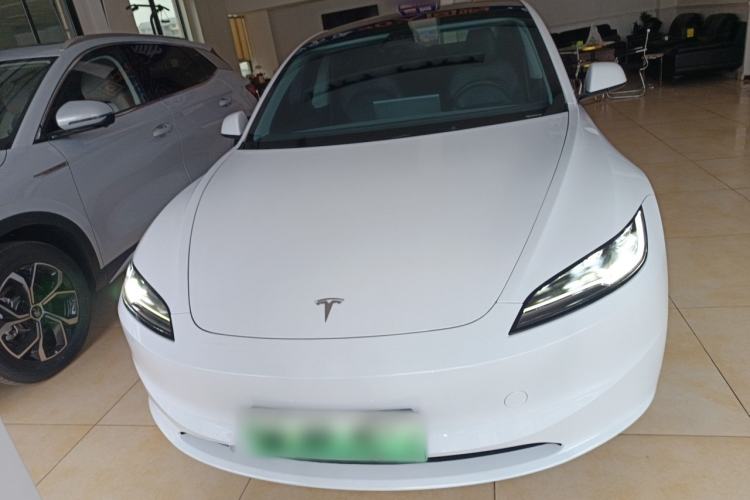 Used Tesla Model 3 2023 Long-Range All-Wheel-Drive Version
