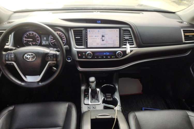 Used Toyota Highlander 2017 2.0T Four-Wheel Drive Luxury Edition 7 Seats