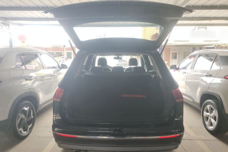 Used Volkswagen Tiguan L 2018 Revised Version 330TSI Automatic Two-Wheel Drive Comfort Edition
