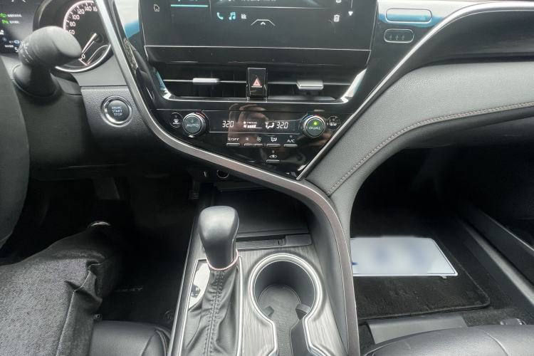 Used Toyota Camry 2021 2.0G Luxury Edition
