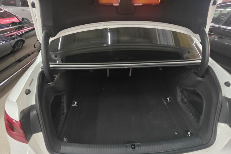 Used Audi A4L 2017 Plus 40 TFSI Ambition Model
