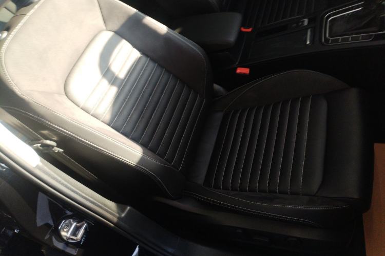 Used Volkswagen Magotan 2020 330TSI DSG Leading Model
