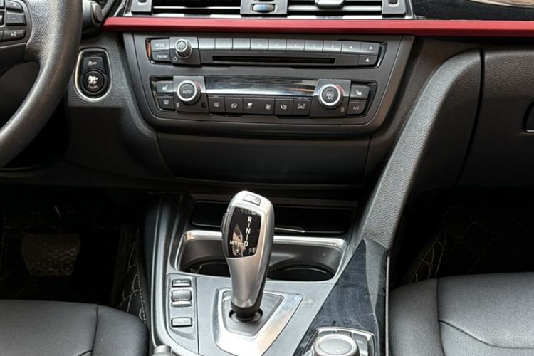 Used BMW 3 Series 2015 320i Fashion Model
