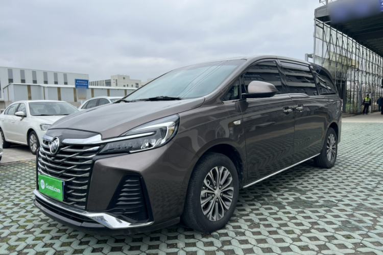 Used Buick GL8 2023 Facelifted Land Cruiser Executive Luxury Version