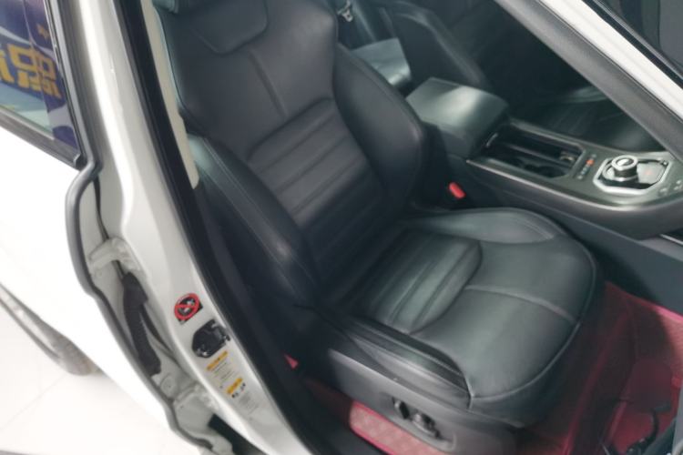 Used Land Rover Range Rover Evoque 2018 240 PS HSE DYNAMIC All-Wheel Drive Edition