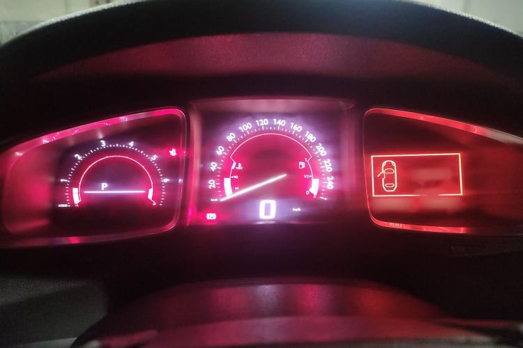 Used  6 2014 1.6T Luxury Edition THP200
