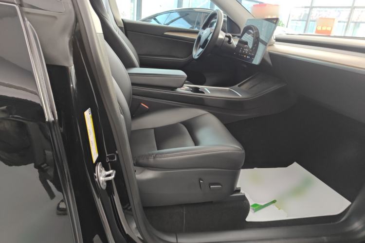 Used Tesla Model Y 2022 Rear-Wheel-Drive Version
