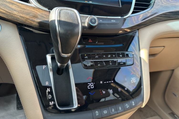 Used Buick GL8 2018 ES 28T Flagship Model China VI Standard
