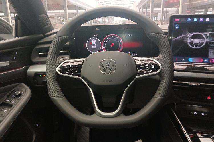 Used Volkswagen Lamando 
