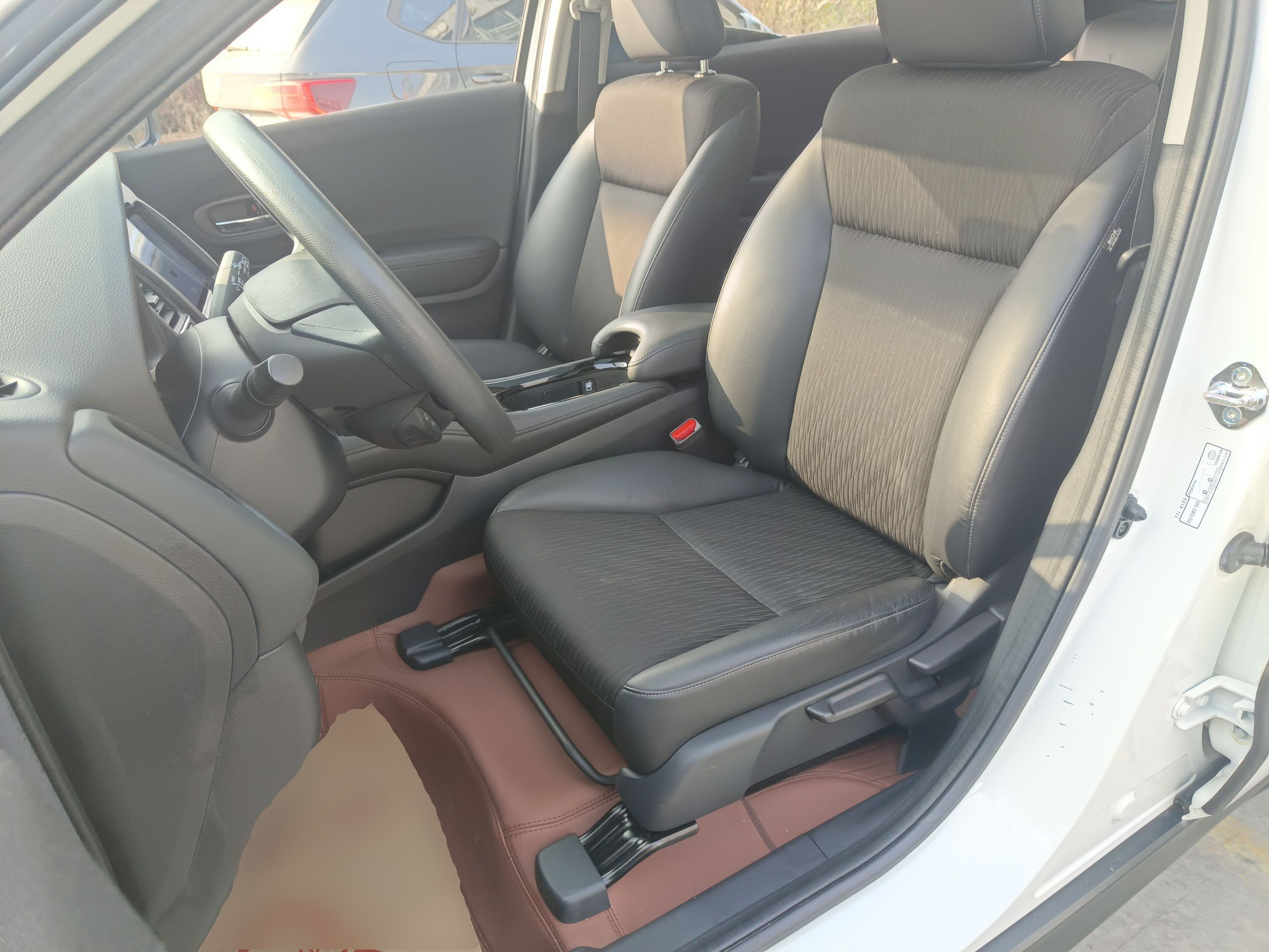 Переднее сиденье в автомобиле