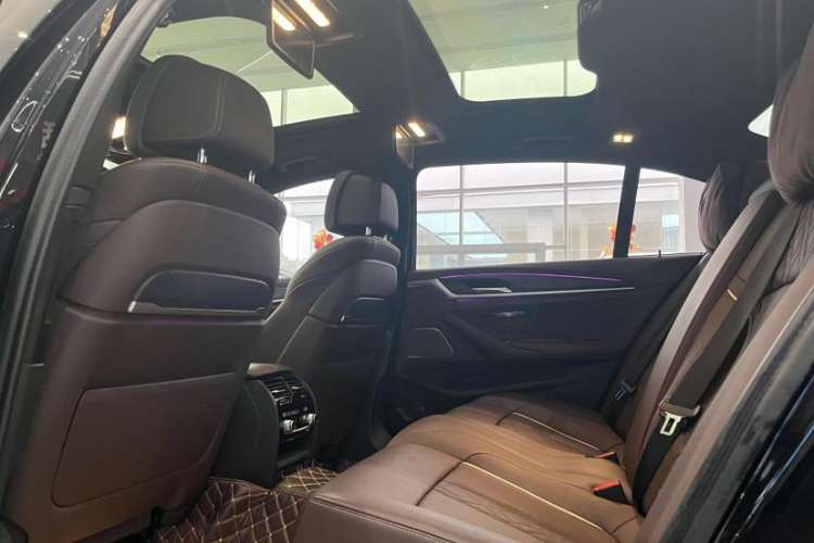 Used BMW 5 Series 2022 Restyled 530Li Luxury Edition M Sport Package
