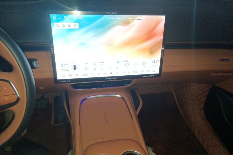 Used  S07 2023 200Max Range-Extended Version
