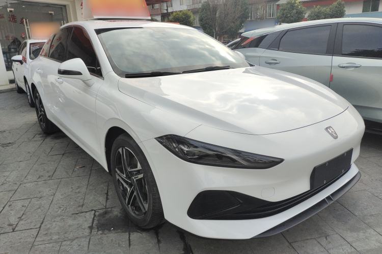 Used Roewe D7 2023 DMH 125km Superior Edition
