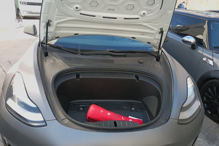 Used Tesla Model 3 2019 Long-Range All-Wheel-Drive Version
