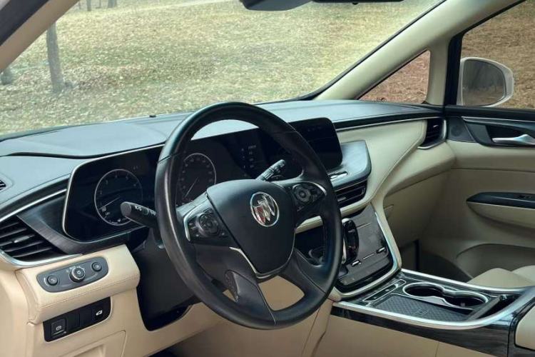 Used Buick GL8 2022 ES Landtrek 653T Luxury Edition
