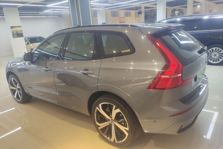 Used Volvo XC60 New Energy 2022 T8 Plug-in Hybrid All-Wheel Drive Zhiyuan Sport Edition
