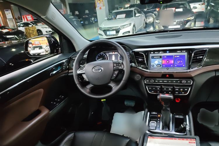 Used GAC Trumpchi GS8 2017 320T Two-Wheel Drive Luxury Smart Connectivity Version (7 Seats)
