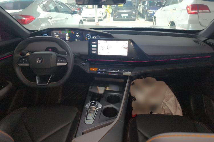 Used Changan UNI-V 2022 1.5T Prestige Version
