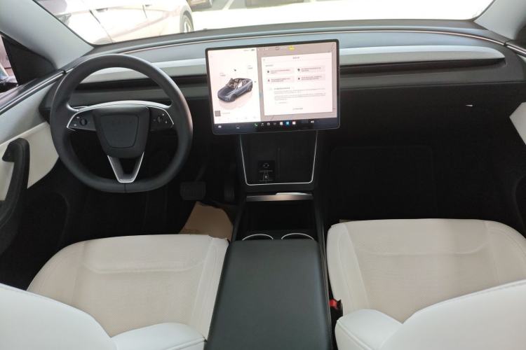 Used Tesla Model Y 2025 Rear-Wheel-Drive Version