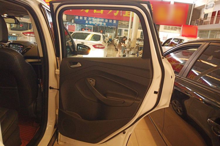 Used Ford Kuga 2018 EcoBoost 180 Two-Wheel-Drive Platinum Edition
