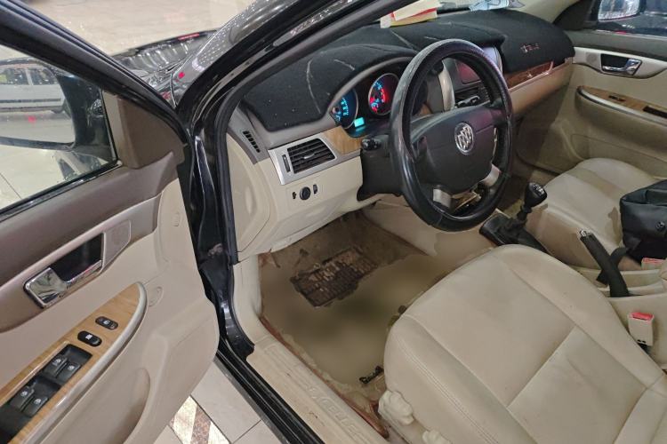 Used Buick Excelle 2015 1.5L Manual Luxury Model
