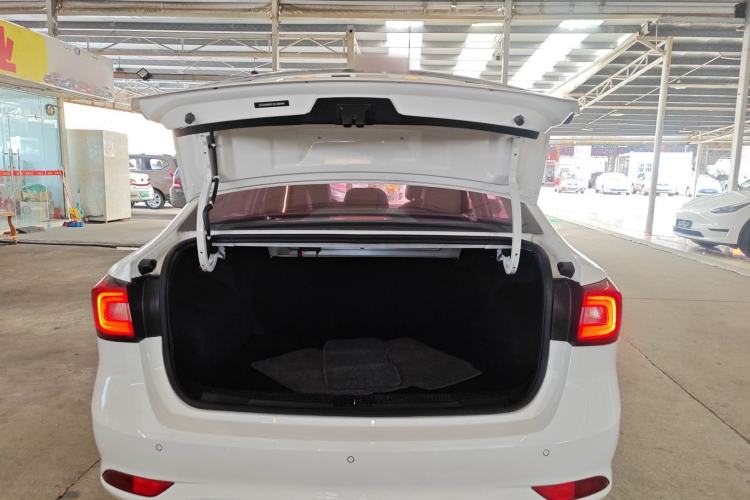 Used Roewe i5 2019 20T Automatic 4G Connected Supercharged Flagship Edition
