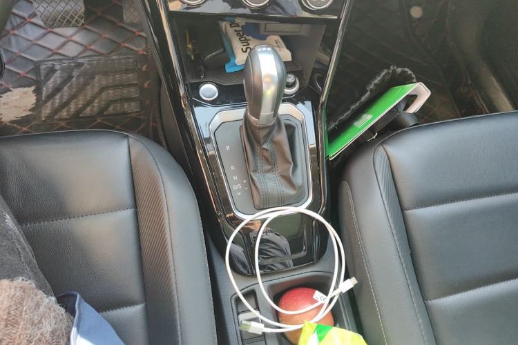 Used Volkswagen T-ROC 2019 280TSI DSG Two-Wheel Drive Comfort Version China VI Standard
