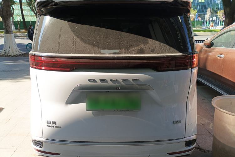 Used Denza D9 2022 DM-i 970 Four-Wheel Drive Flagship Model
