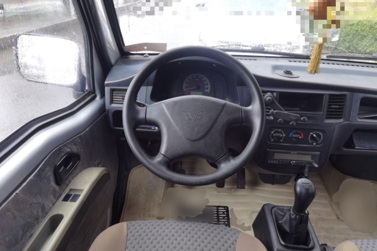 Used Wuling Zhiguang 2015 1.2L Practical LS-I Model
