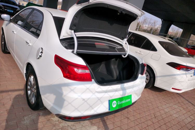 Used Geely Auto Vision 2019 Upgraded Model 1.5L Manual Luxury Version China VI Standard
