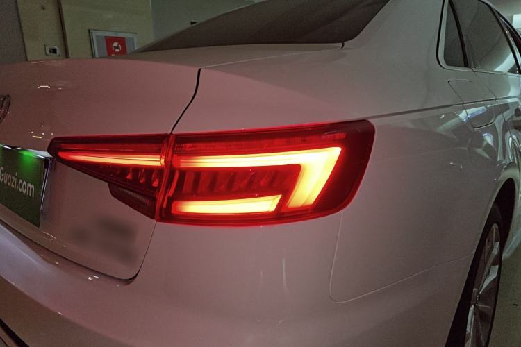 Used Audi A4L 2018 30th Anniversary Edition 40 TFSI Fashion Model
