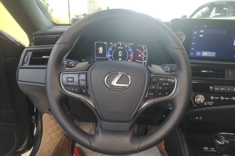 Used Lexus ES 2023 200 Excellence Edition
