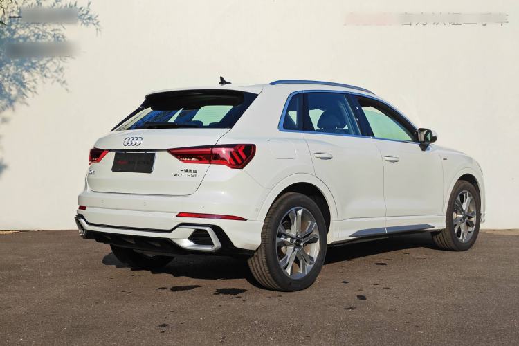 Used Audi Q3 2024 40 TFSI Fashion Dynamic Model
