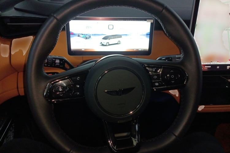 Used  LEVC L380 2025 650 km Flagship Edition All-Wheel Drive