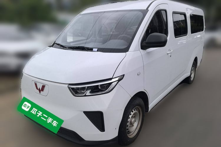 Used Wuling Yangguang 2024 300km Comfort-Grade Passenger Van 60kW
