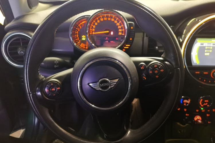 Used  MINI 2015 1.5T COOPER Excitement Five-Door Edition