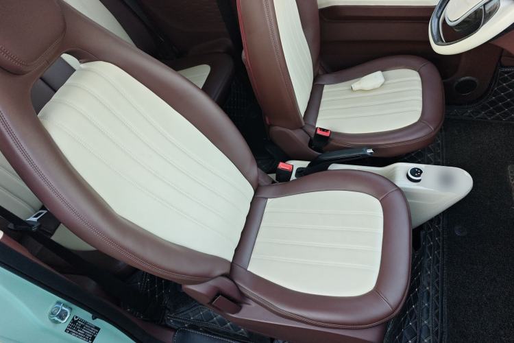 Used Wuling Hongguang MINIEV 2021 Macaron Sandwich Model 120 km Lithium NMC
