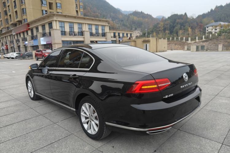 Used Volkswagen Magotan 2018 330TSI DSG Advanced Model
