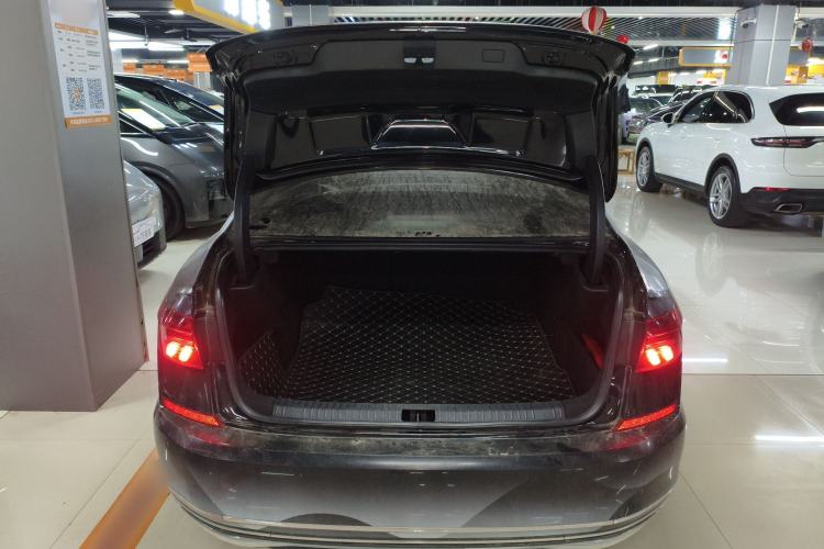 Used Volkswagen Passat 2019 330TSI Luxury Edition China VI Standard
