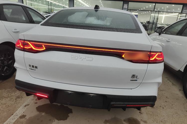 Used BYD Qin L 2025 DM-i Smart Drive 80KM Leading Model
