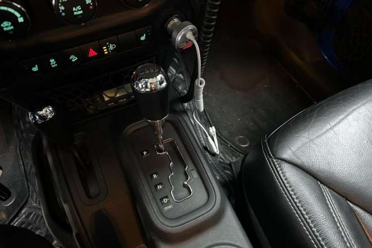 Used  Wrangler 2015 3.6L Rubicon Four-Door Comfort Edition