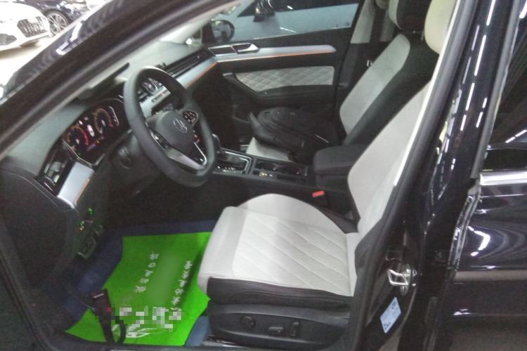 Used Volkswagen Magotan 2025 Zhongxiang Version 330TSI DSG Luxury Edition
