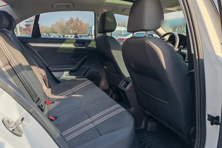 Used Volkswagen Lamando 2017 230TSI DSG Fashion Edition
