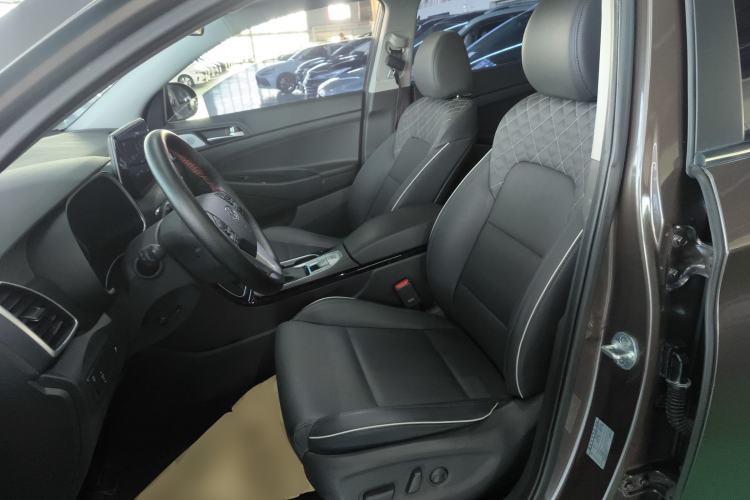 Used Hyundai Tucson 2019 280TGDi Dual-Clutch Two-Wheel Drive Fashion Edition China VI Standard