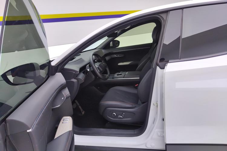 Used  S07 2023 200Max Range-Extended Version
