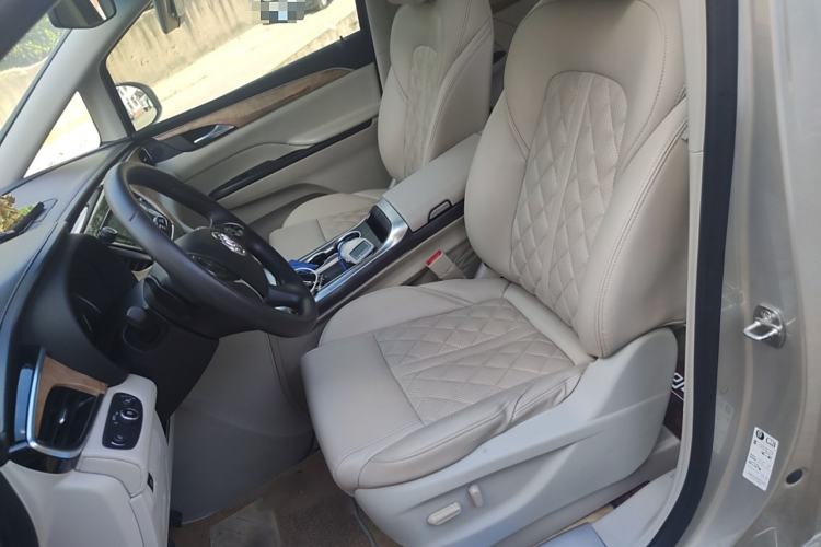 Used Buick GL8 2017 ES 28T Comfort Model China V Standard
