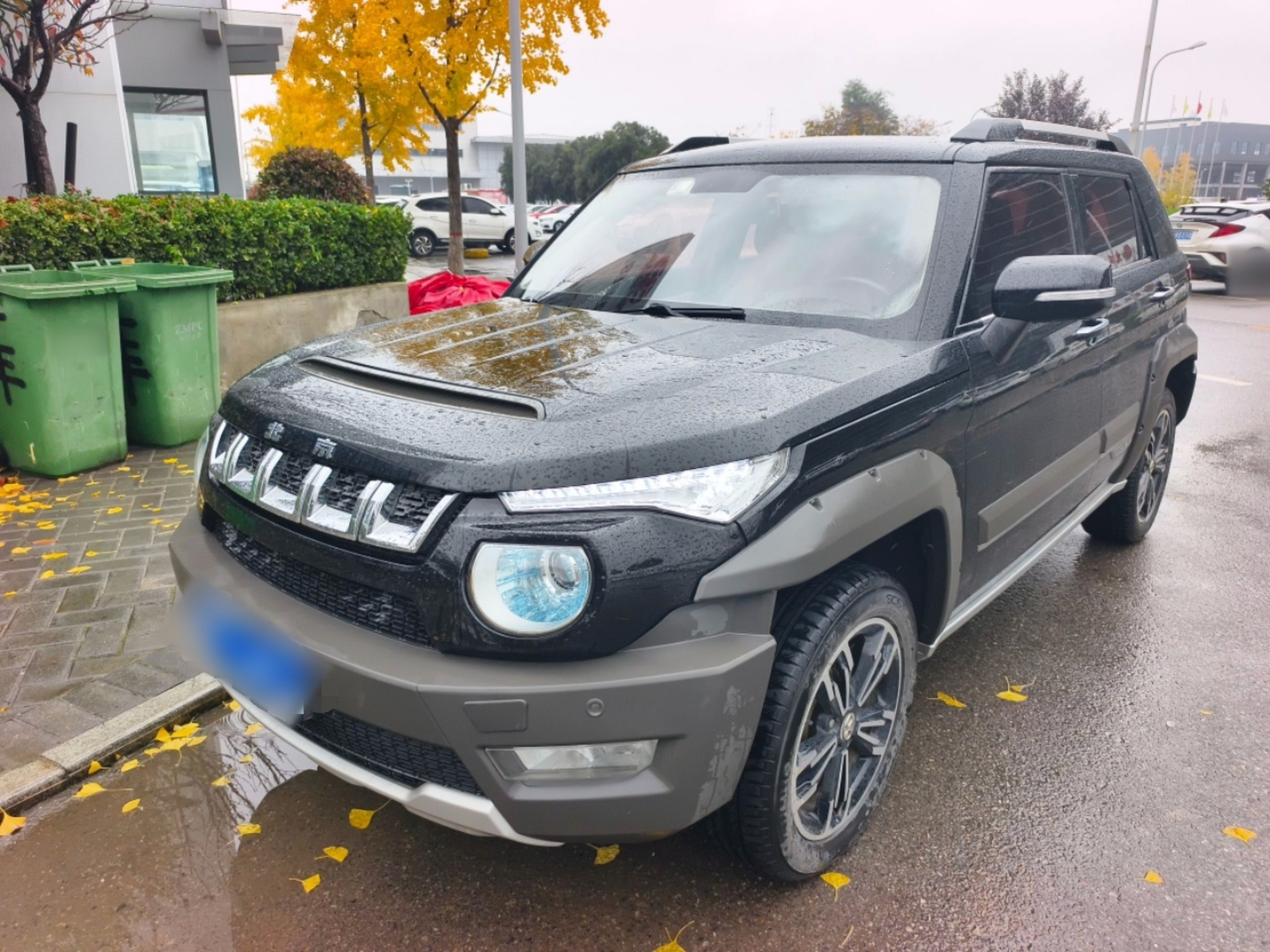 Под передней частью автомобиля